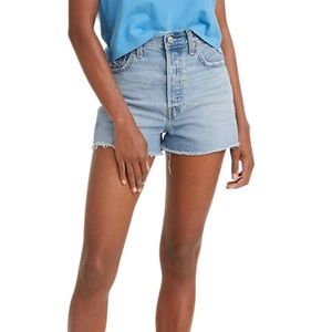🔥BRAND NEW🔥 Levi’s Ribcage Shorts size 26